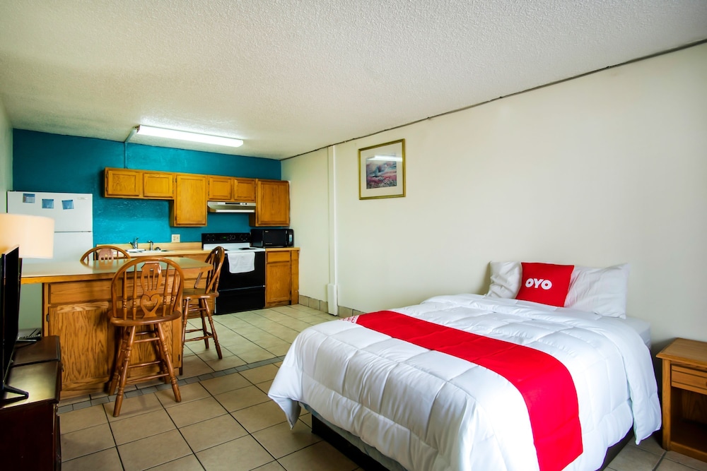 OYO Hotel Hutchinson West 4th Ave - photo 21