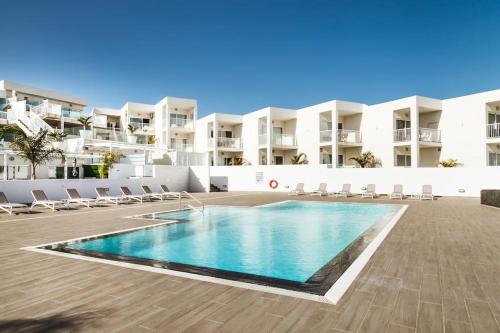 Apartamento Aguamarina Senator — 4-Star Luxury Hotel in Costa Teguise, Spain