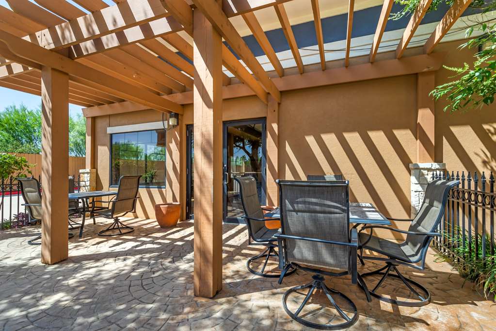 Best Western Plus Lytle Inn & Suites - photo 8