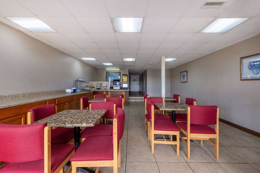 Days Inn by Wyndham Lincolnton - photo 33