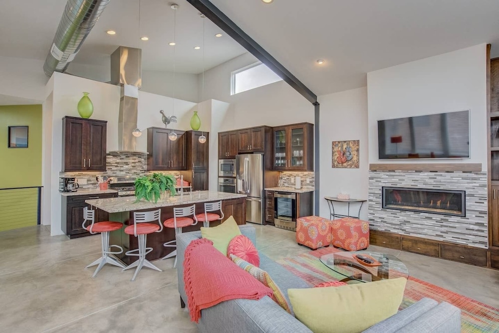 3BR Modern Marveldowntown Customprivate Balcony - photo 21