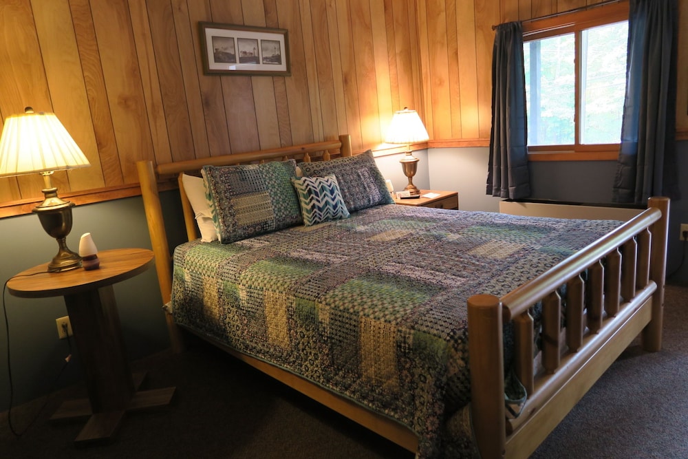 Forest Hill Lodge & Cabins - photo 2