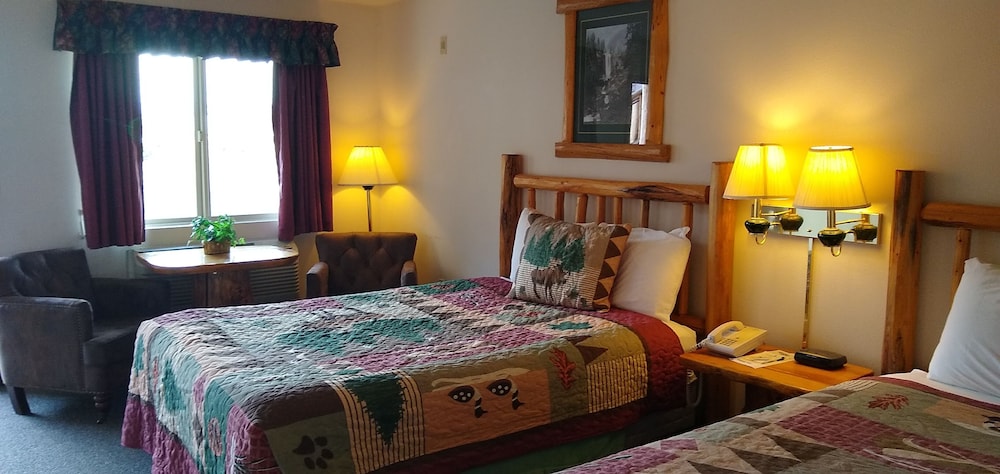 The Ponderosa Motel - photo 15