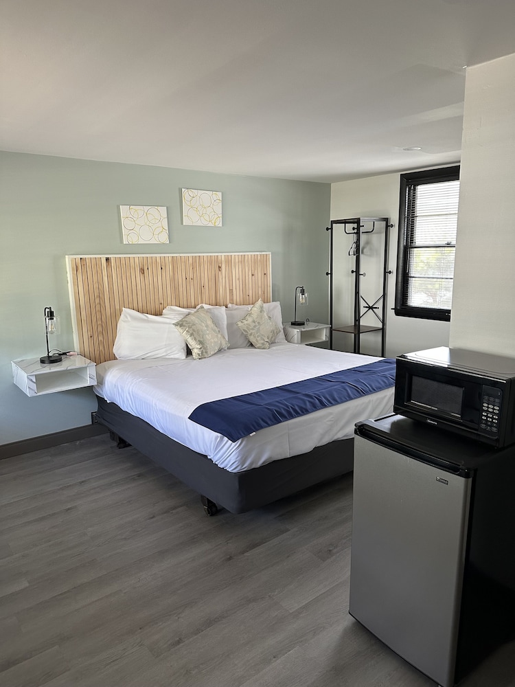 Harborside Suites - photo 13