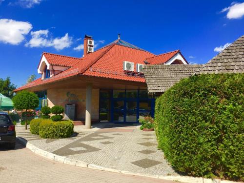 Hotel Księżyc w Świebodzicach — hotel in Swiebodzice
