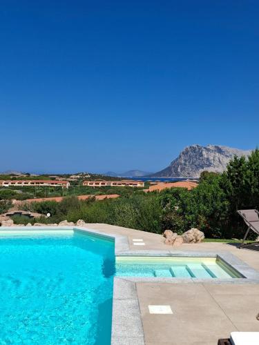 Villa Capo Coda Cavallo Baia Salinedda — 4-Star Luxury Hotel in San Teodoro, Italy