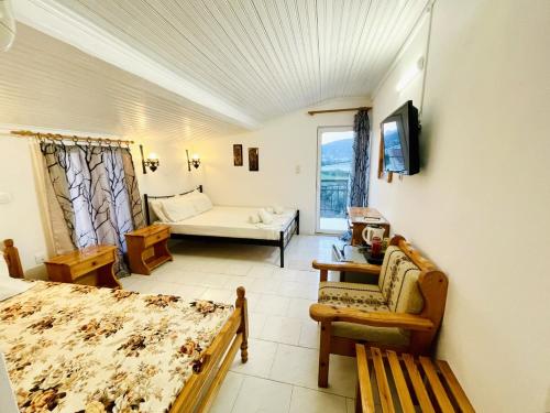 Hotel Katerina — hotel near Samos Airport