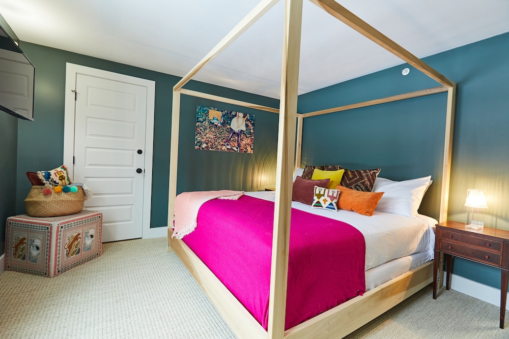 Shelter Harbor Inn - photo 7