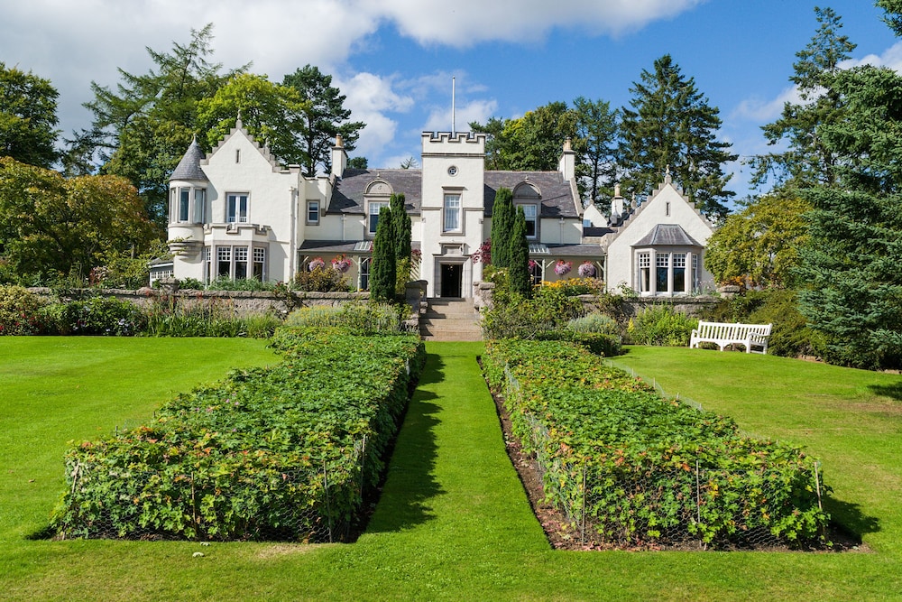 Douneside House — 4-Star Luxury Hotel in Aboyne, United Kingdom