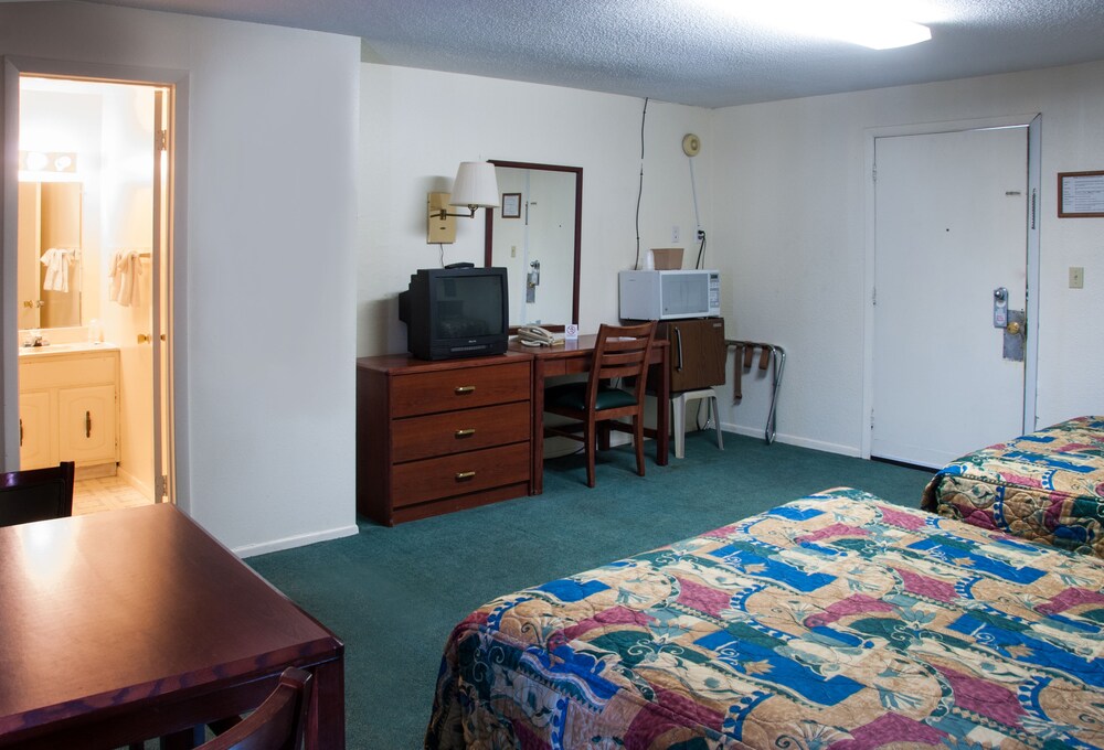 Travel Inn of La Junta - photo 2