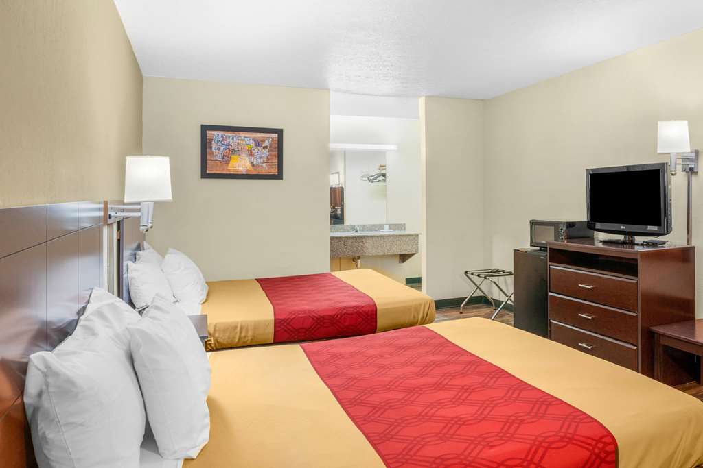 Econo Lodge Rolla I 44 Exit 184 Near Missouri University of Science and Technology - photo 14