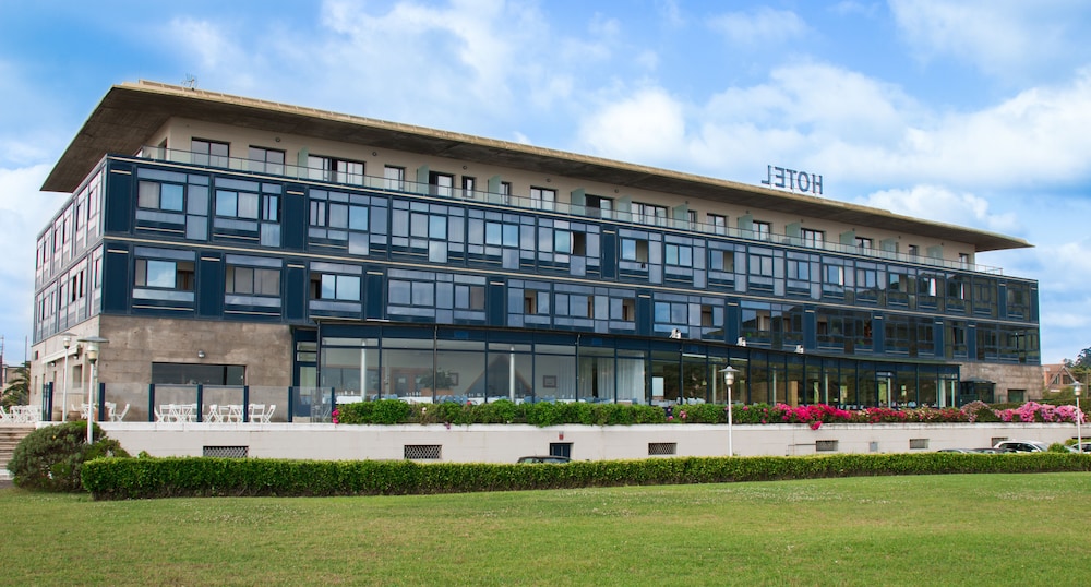 Hotel Juan De La Cosa - carbon neutral hotel in Santona