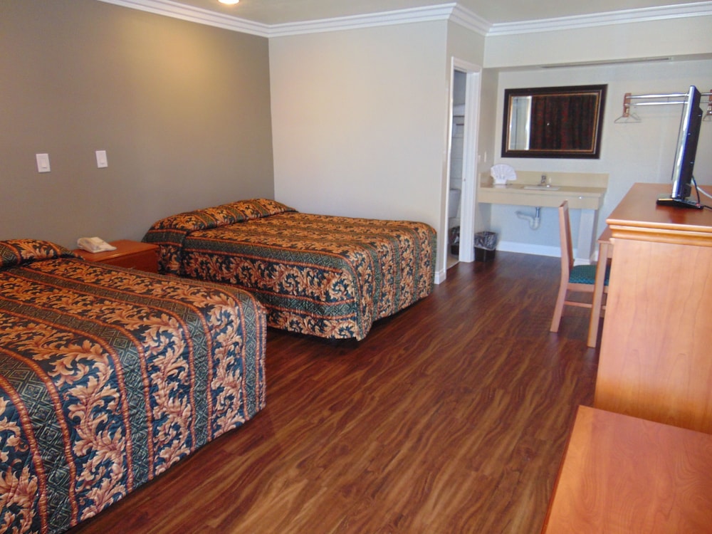 West Coast Inn Near Gem Theatre - photo 5