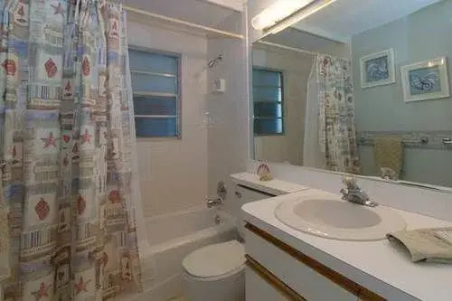 Blue Dolphin Inn by Island Vacation Properties - photo 14
