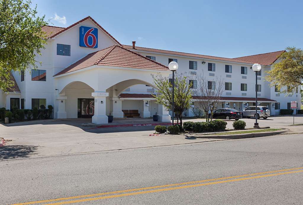 Motel 6 Bedford TX Fort Worth - photo 4