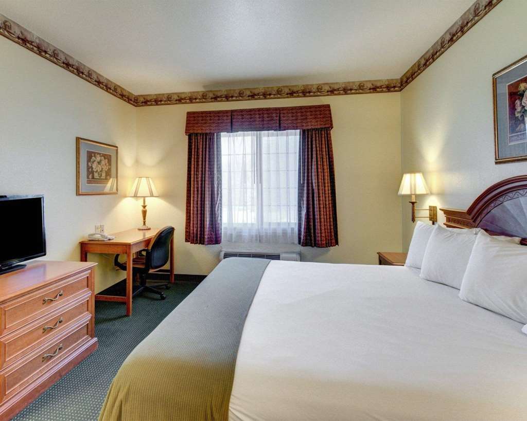 Quality Inn & Suites Glen Rose - photo 11