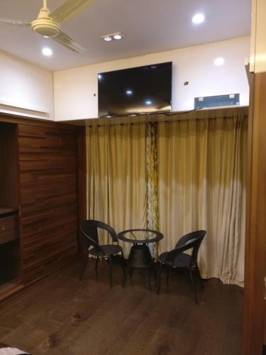 Awesome Room at Bandra Khar Mumbai