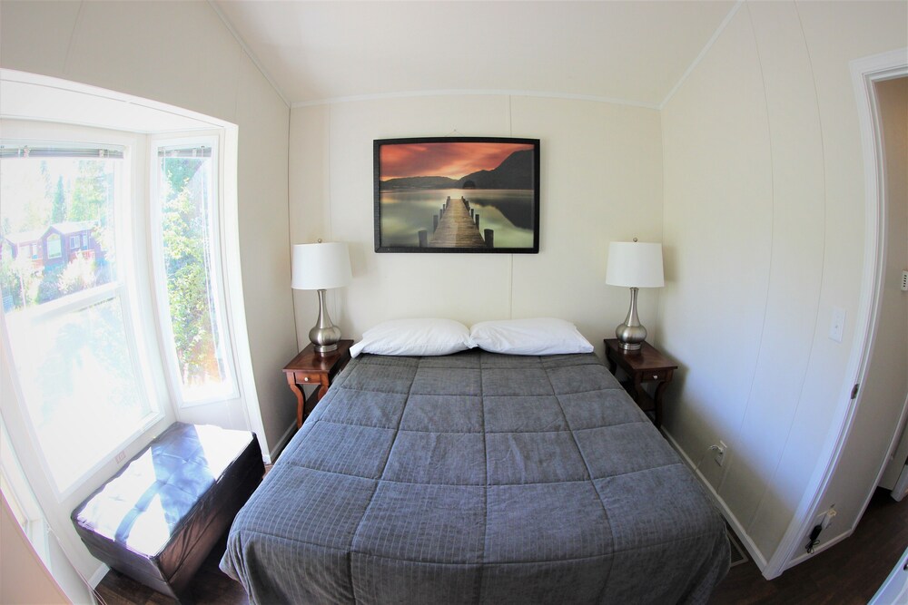 Crater Lake Resort - photo 25