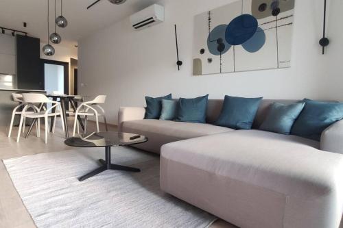 Splendid Beach View Apartment — 4-Star Luxury Hotel in Split, Croatia