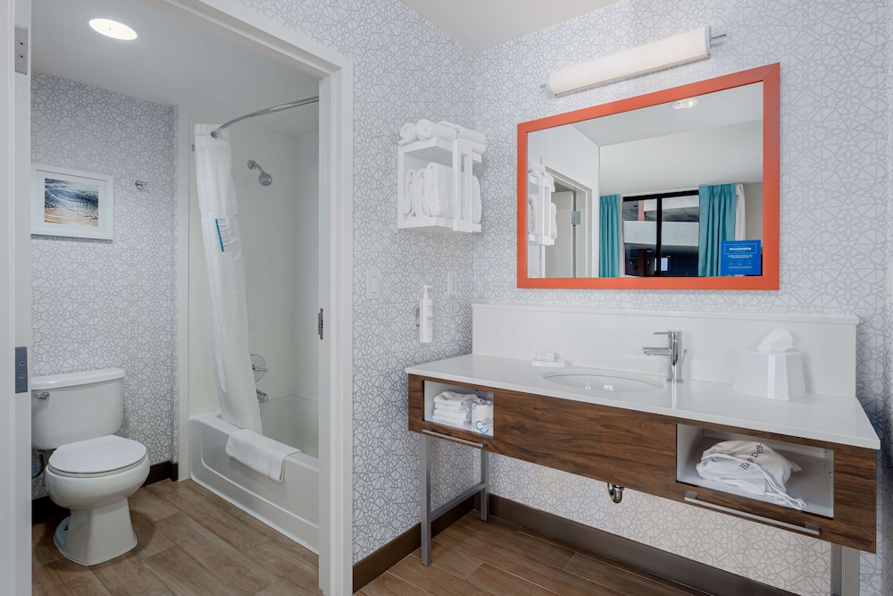 Hampton Inn & Suites Orange Beach Gulf Front - photo 42