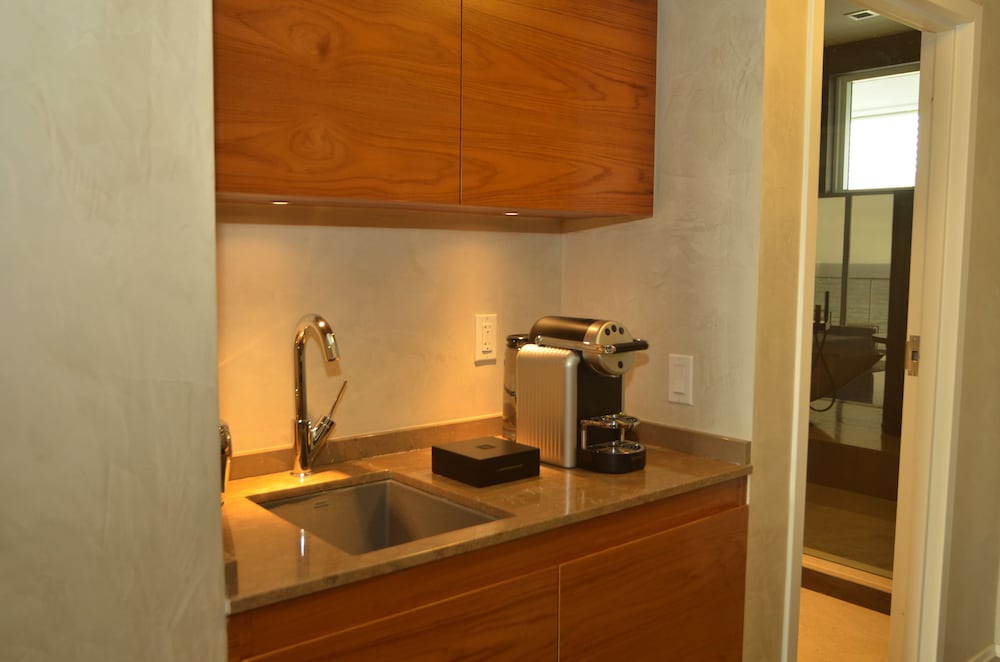 Royal Blues Hotel - photo 7