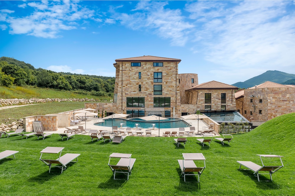 Aqua Montis Resort & Spa — hotel in Rivisondoli