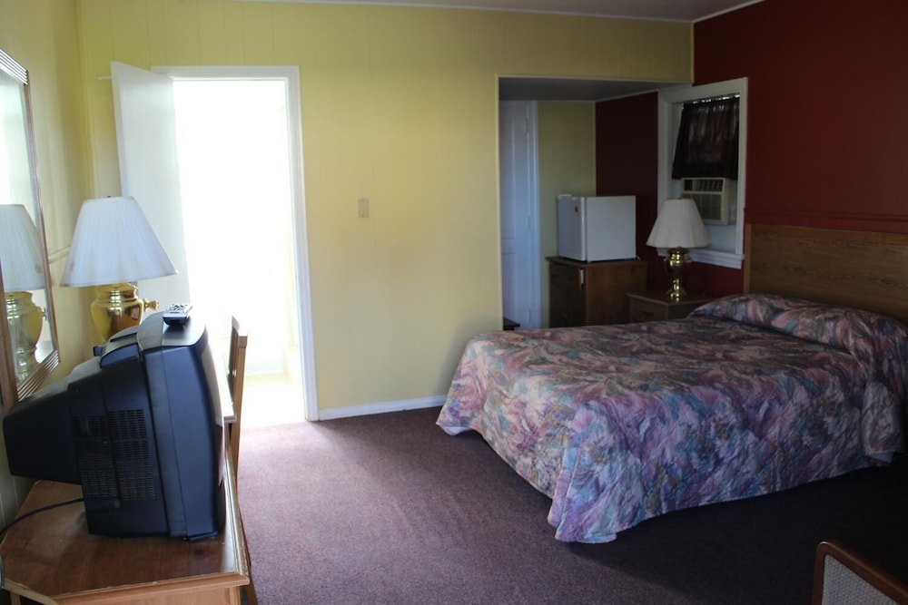 Crest Motel - photo 12