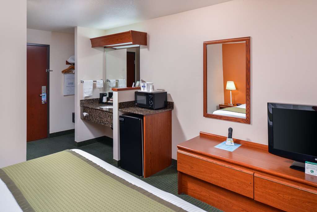 Travelodge Suites by Wyndham Newberg - photo 35