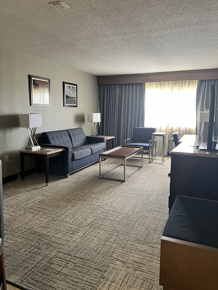 DoubleTree By Hilton Hotel Augusta - photo 16