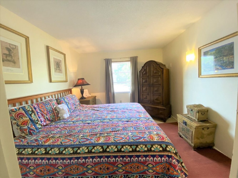 Banana Cabana and Cottage - photo 4