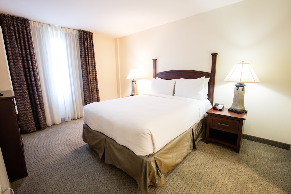Staybridge Suites Austin Airport by IHG - photo 9