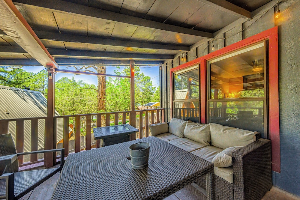 Walk to Downtown Ruidoso: Cozy Wooded Retreat in Ruidoso, United States
