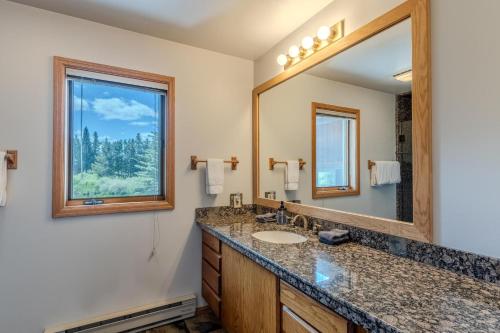 Otter Lodge NEW Listing — 4-Star Luxury Hotel in West Yellowstone, United States
