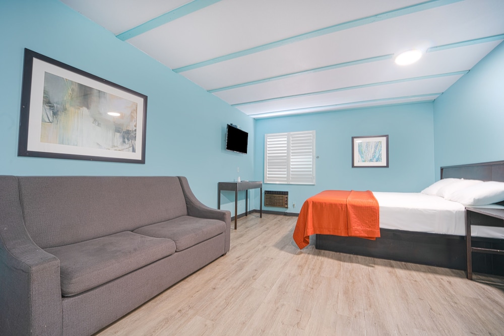 NOHO Hotel near Universal Studios Hollywood - photo 17