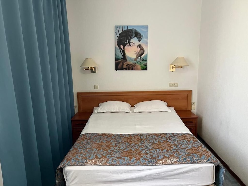 Green Hotel - carbon neutral hotel in Atyrau