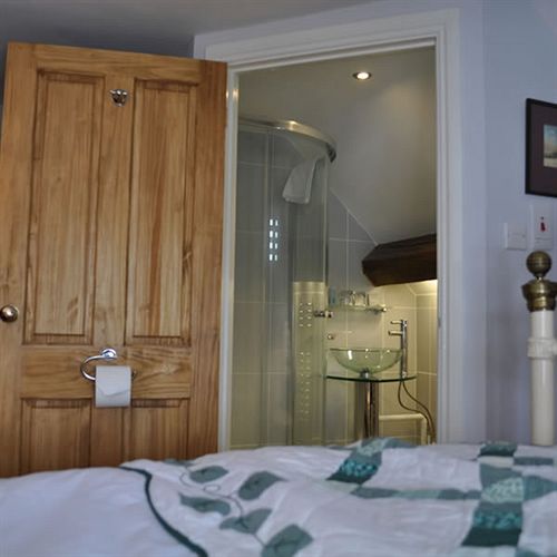 Old Ivy House Bed & Breakfast — Nuneaton — photo 5