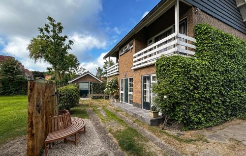 Cozy Apartment In Zoutelande With Wifi — 4-Star Luxury Hotel in Zoutelande, Netherlands