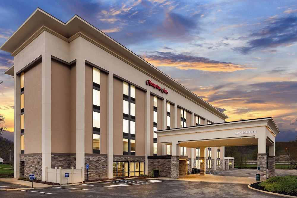 Hampton Inn Bridgeport Clarksburg - carbon neutral hotel in Bridgeport