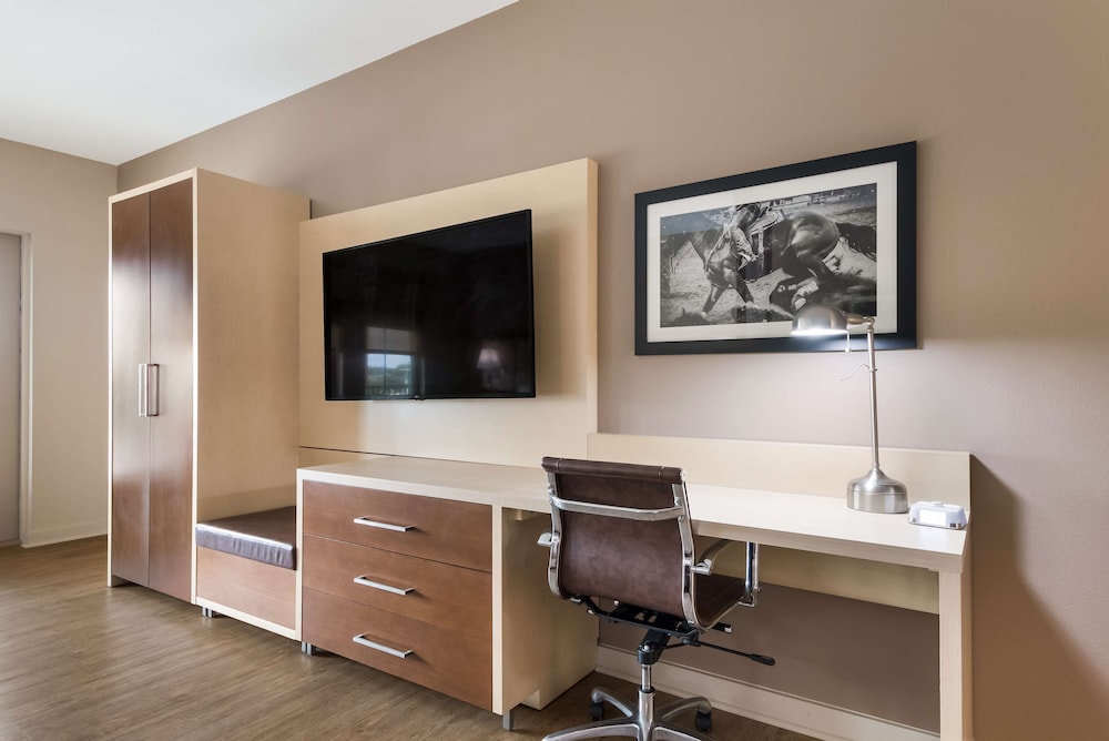 Best Western Bandera Suites & Saloon - photo 8