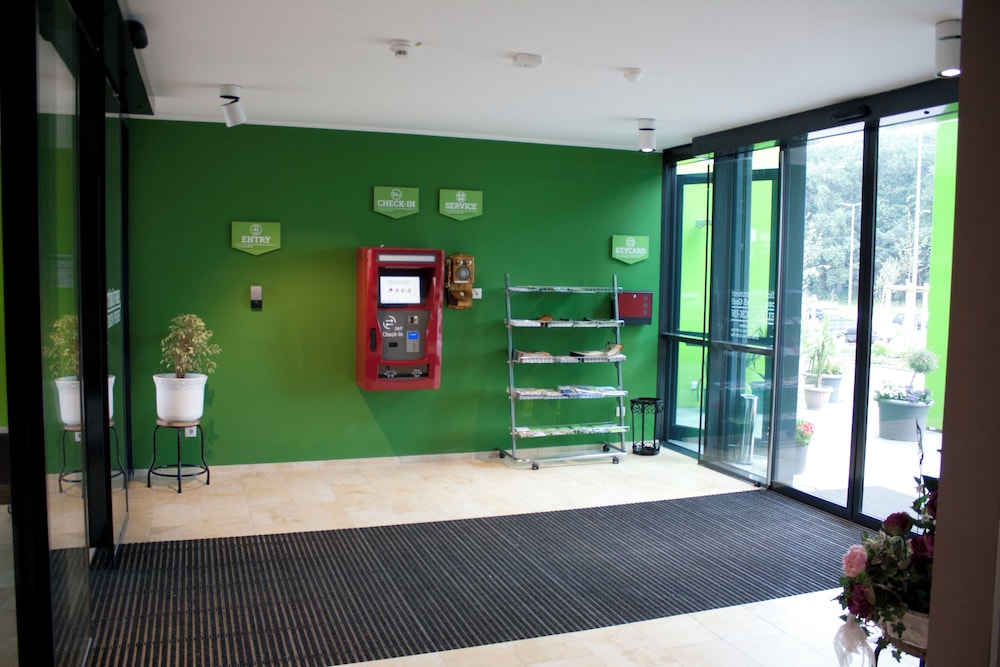 Green Deer Bavarian Hotel — hotel in Reichertshofen