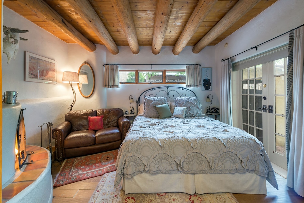 Inn on La Loma Plaza - photo 12