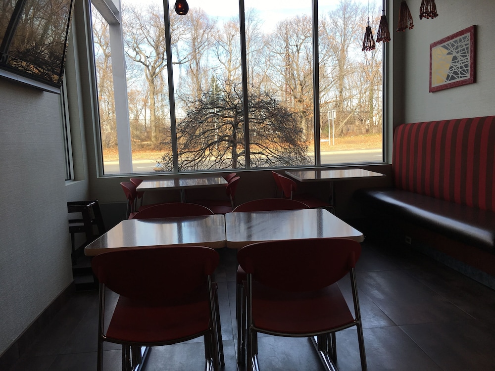 Ramada by Wyndham Rockville Centre - photo 48