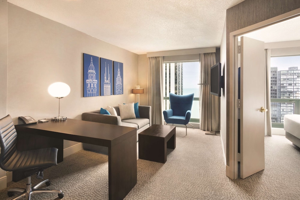 Hilton Chicago Magnificent Mile Suites - photo 8