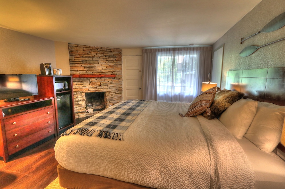 River Edge Inn - photo 9