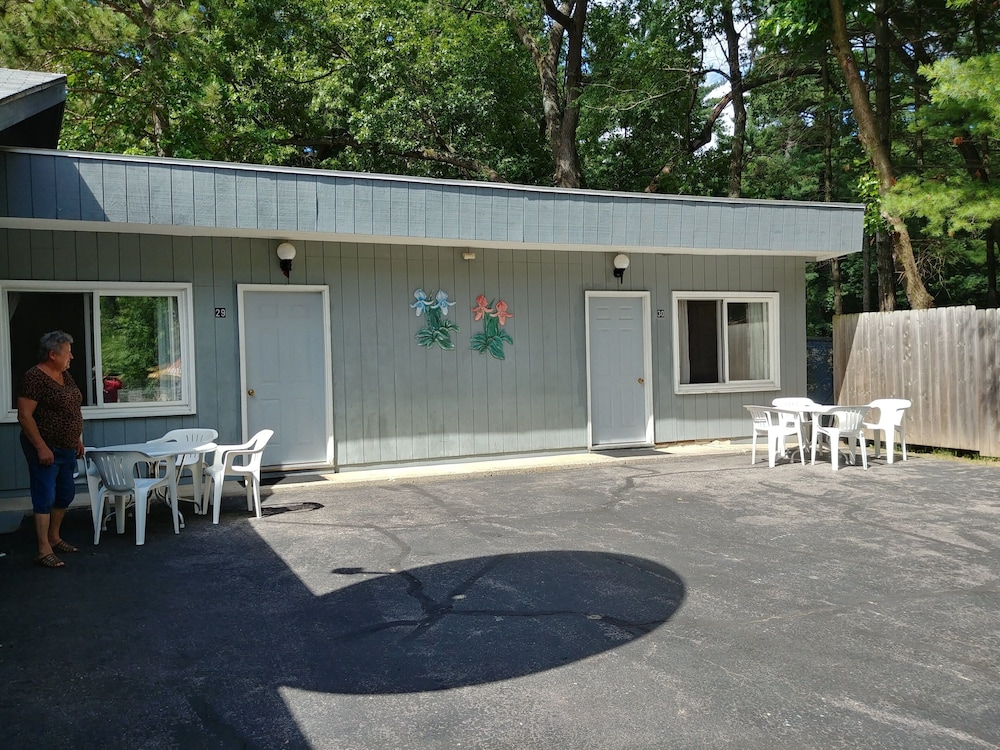 Lake Aire Motel - photo 17