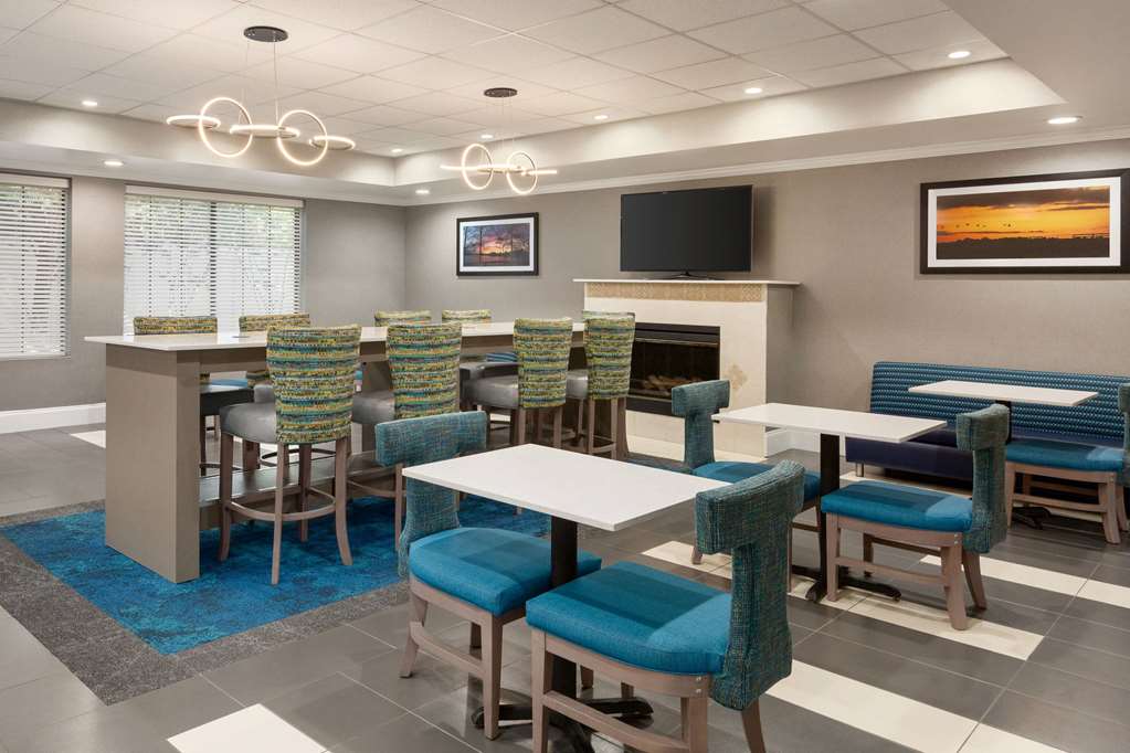 La Quinta Inn & Suites by Wyndham Dublin - photo 39