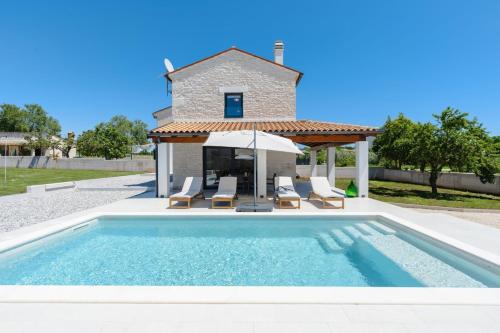 Villa Tonka by Villsy — 4-Star Luxury Hotel in Liznjan, Croatia
