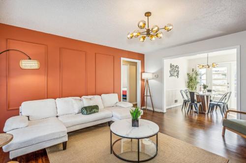 King Gazebo & Firepit Wichita Downtown & Ascension Hospital in Wichita, United States