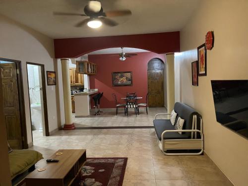 Le Quad One Bedroom & Studio Apt Private Spacious & Secured — 4-Star Luxury Hotel in Kingston, Jamaica