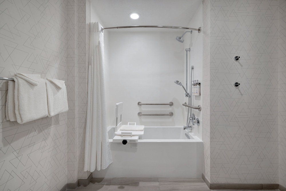 Holiday Inn Express & Suites Ontario Chino Hills by IHG - photo 25